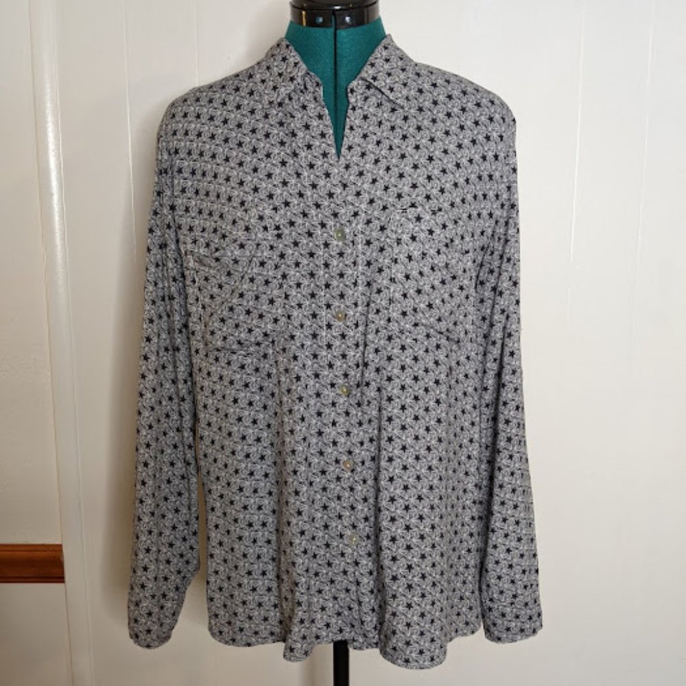 Just Uzing Woman's Stars Print Roll-tab Shirt. Size M.